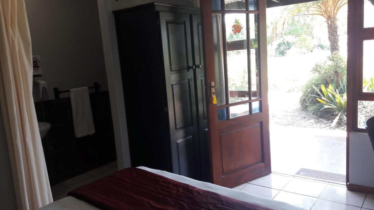 African Sun Guest House Джордж Екстер'єр фото